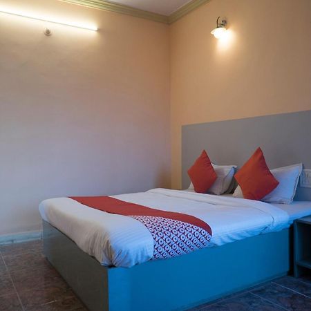 Oyo Flagship 37830 Hotel Aakar International Satara Exteriér fotografie
