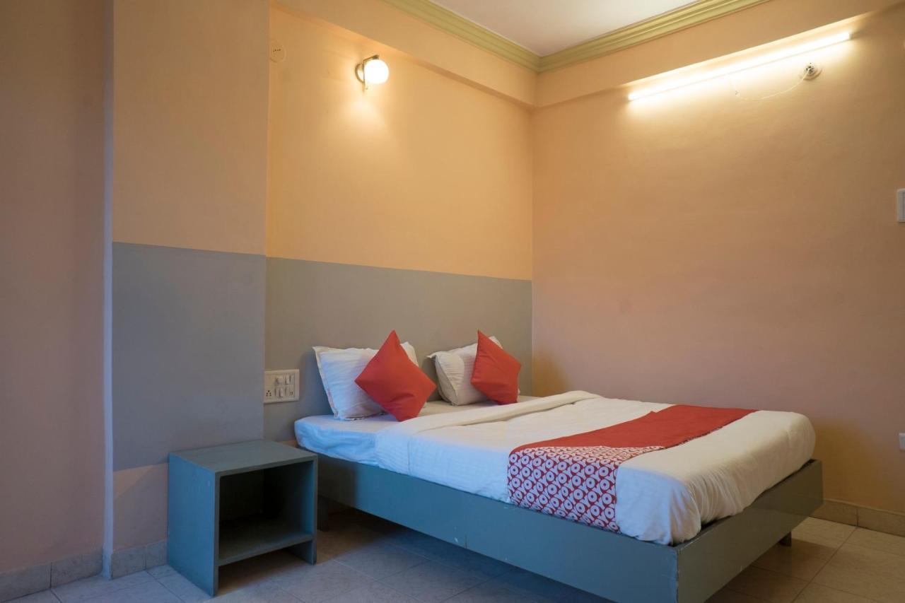 Oyo Flagship 37830 Hotel Aakar International Satara Exteriér fotografie