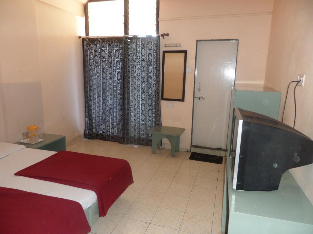 Oyo Flagship 37830 Hotel Aakar International Satara Exteriér fotografie
