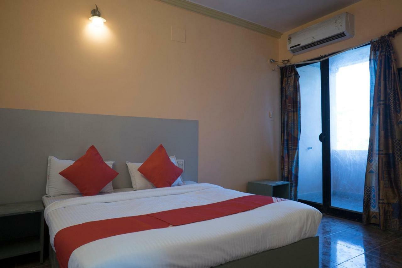 Oyo Flagship 37830 Hotel Aakar International Satara Exteriér fotografie