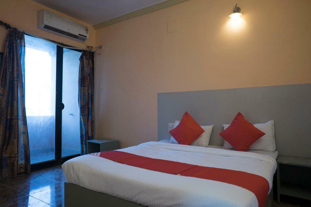 Oyo Flagship 37830 Hotel Aakar International Satara Exteriér fotografie