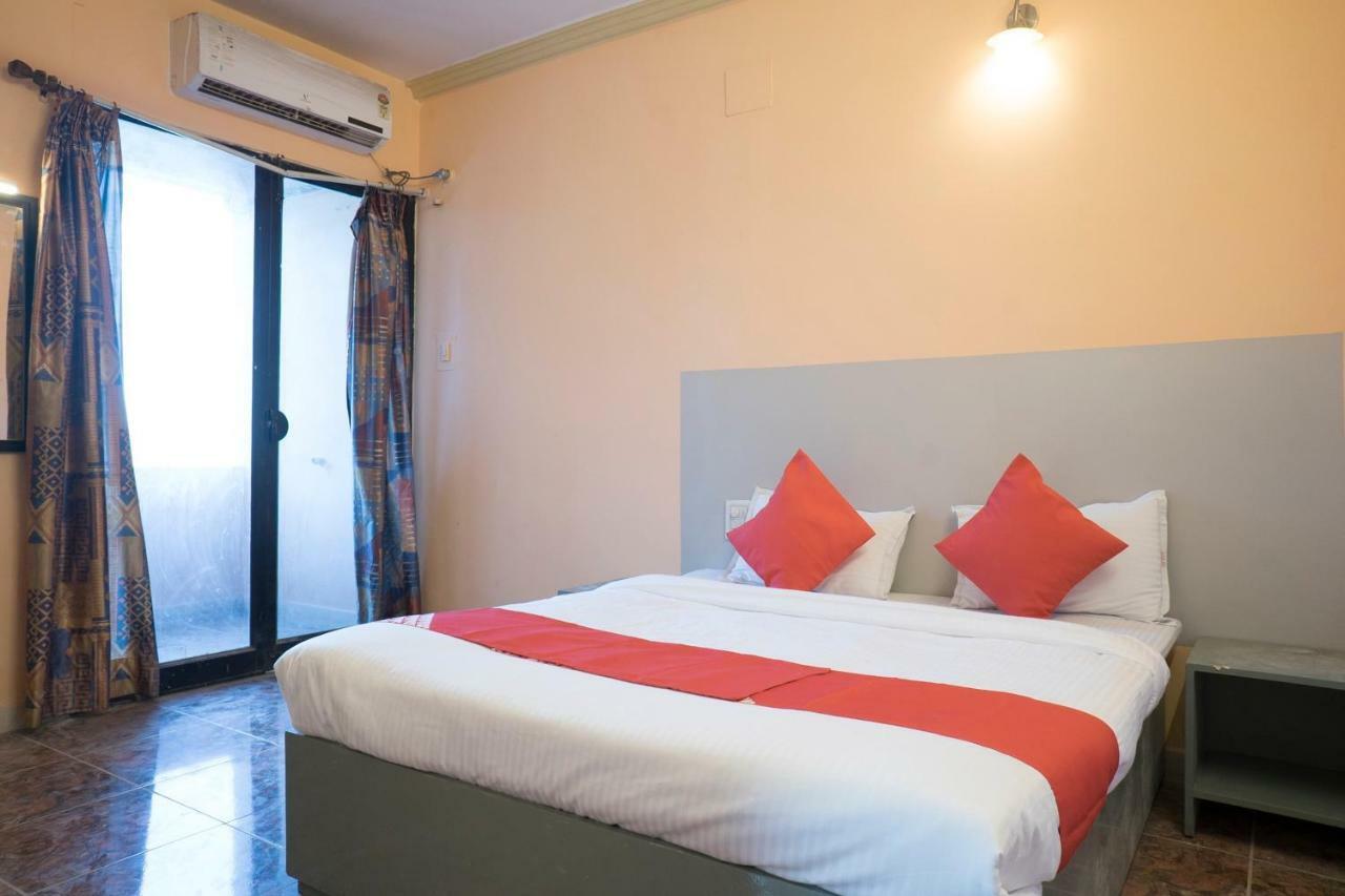 Oyo Flagship 37830 Hotel Aakar International Satara Exteriér fotografie